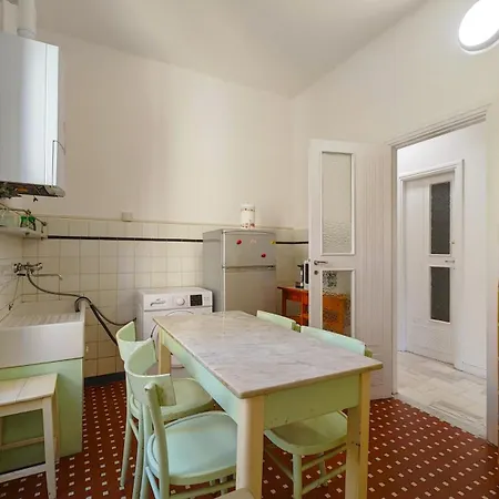 Hostdomus - La Nassa Apartment *